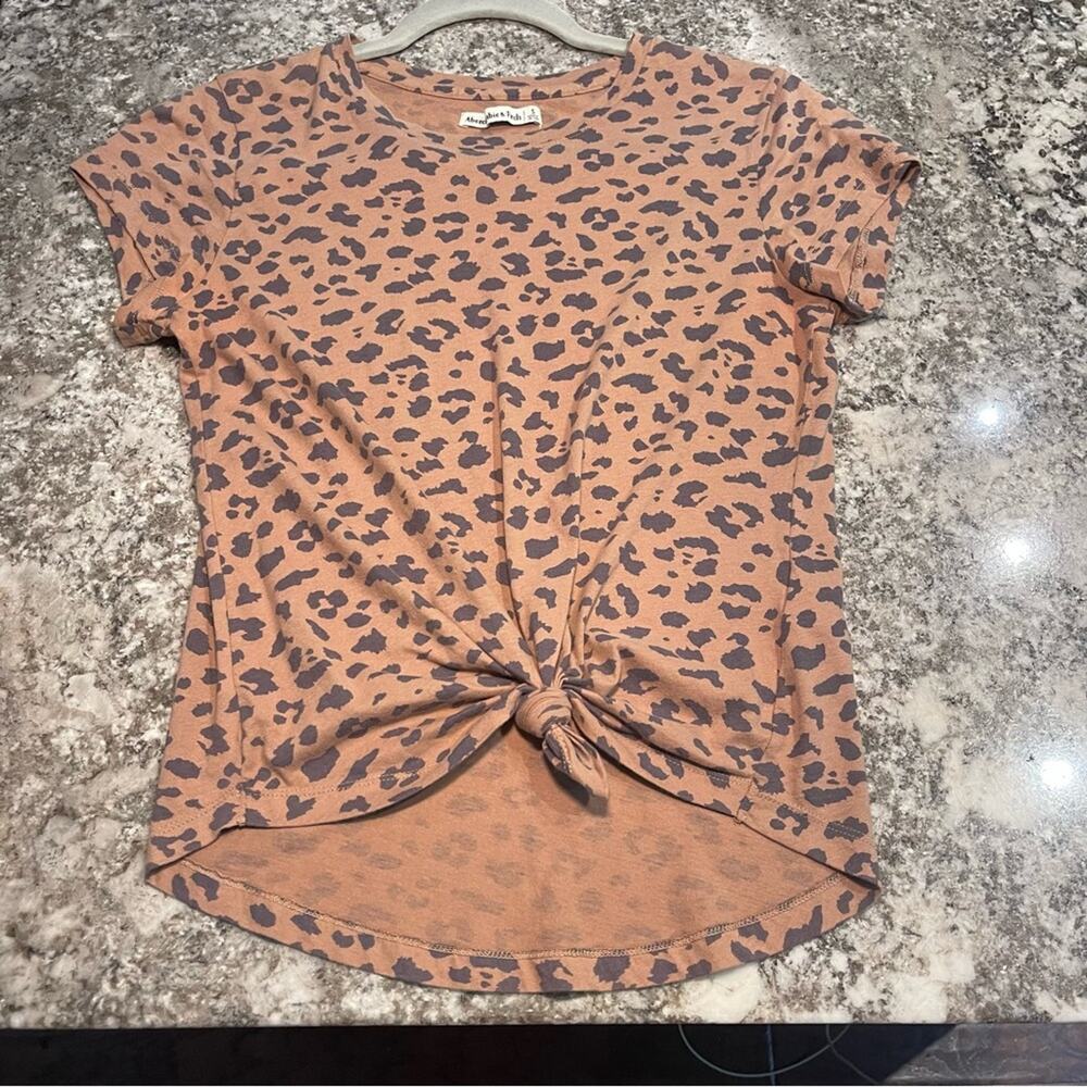Abercrombie and Fitch Animal Print Front Tie Shirt | Size Small |Black and Brown - Picture 7 of 7